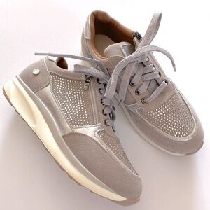 Northstar Platform walking rhinestone Sequin fashion sneakers, Size 8.5